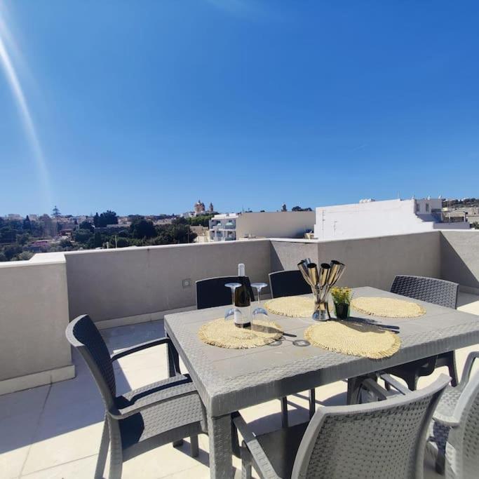 Ferienwohnung Cozy Penthouse In Central Malta Balzan Exterior foto